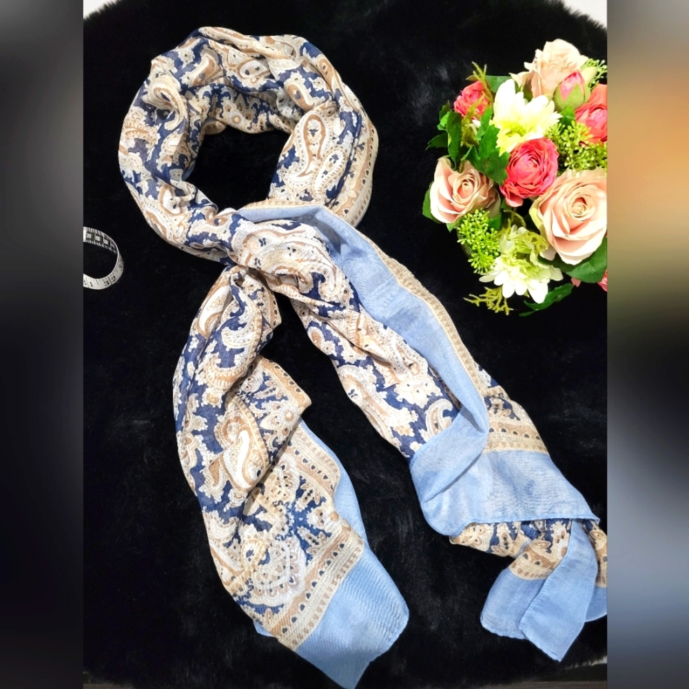 New Pretty Persuasions Scarf